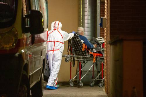 Coronavirus, l'ospedale di Cremona: "Non sappiamo dove mettere i pazienti"