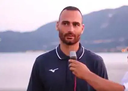 Andrea Sbraga elogia Mussolini e scoppia la bufera