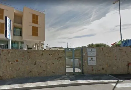 "Non distruggete la rete" E 20enni vandali pestano l'anziano che li sgrida
