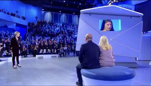 C'è posta per te, i genitori non perdonano la figlia: "Può tornare solo se lascia Gabriele"
