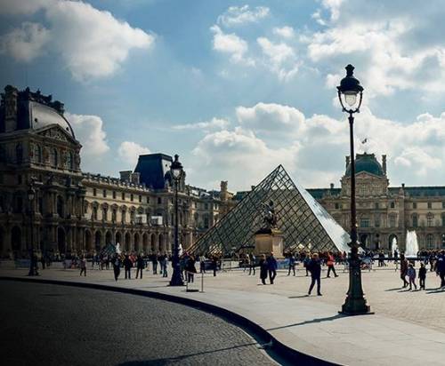 Coronavirus: chiuso anche il Louvre di Parigi