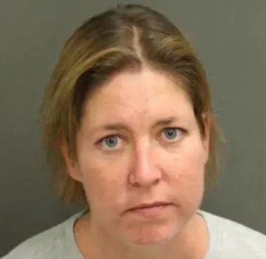 Florida, lascia morire il compagno in una valigia: arrestata 42enne