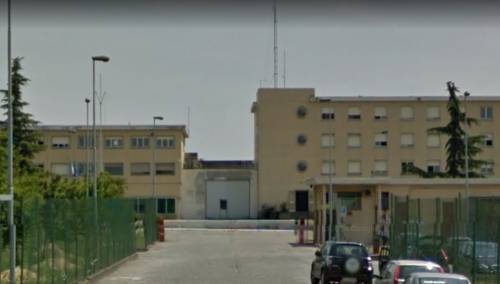 Piacenza, rivolta e sequestro di un poliziotto: paura nel carcere