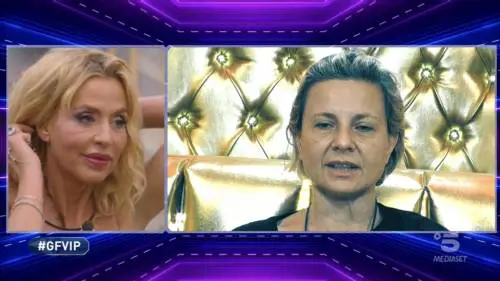 Gf Vip, Antonella Elia choc contro la Marini: "È la menopausa che ti rende così?"