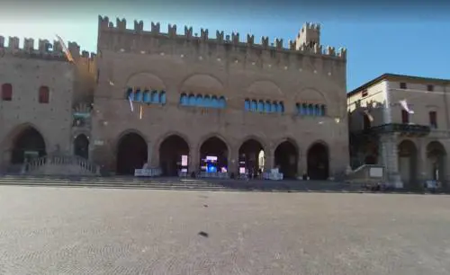 Rimini, 21enne aggredito in centro da nomade: lo sfogo della mamma