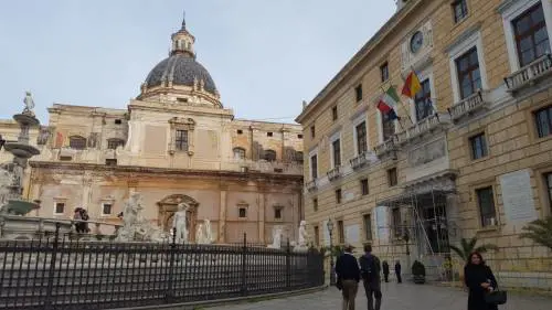 Reddito di cittadinanza, il comune convoca beneficiari: sanzioni a furbetti