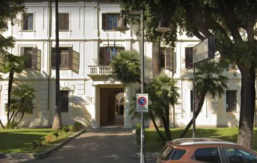 Cosenza, marito romeno la pesta e la stupra: divieto di dimora