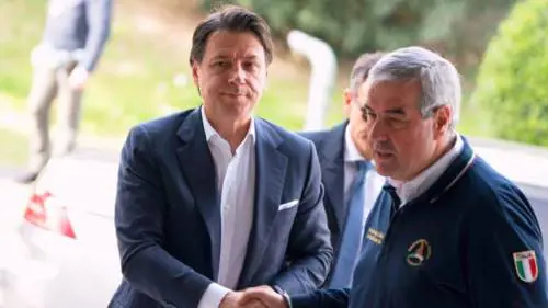 Coronavirus, i cani si possono ammalare? Borrelli: "Non ho informazioni"