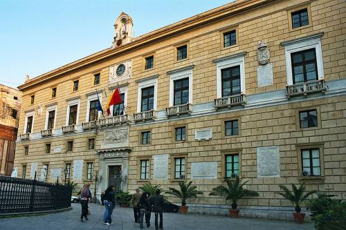Corruzione al comune, chiesta la sfiducia di Orlando: oggi gli interrogatori dei consiglieri arrestati