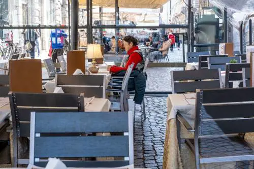 Bar chiusi per il "droplet": "Non c'è abbastanza spazio"