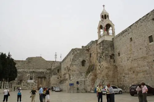 Betlemme, chiese e moschee chiuse per 14 giorni