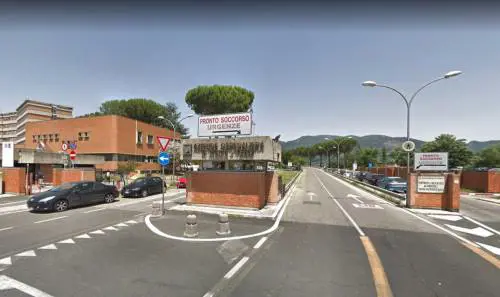 Terni, pugno a finestra: straniero ferisce uomo con schegge di vetro