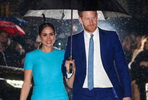 Meghan torna a Londra e incanta di nuovo gli inglesi