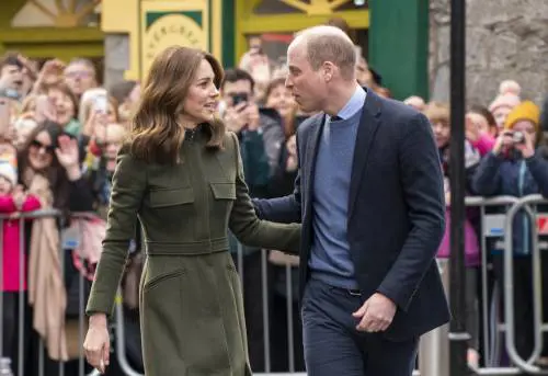 "Dovevano prendere la carrozza più piccola". Spuntano tutti i segreti delle nozze fra Kate e William