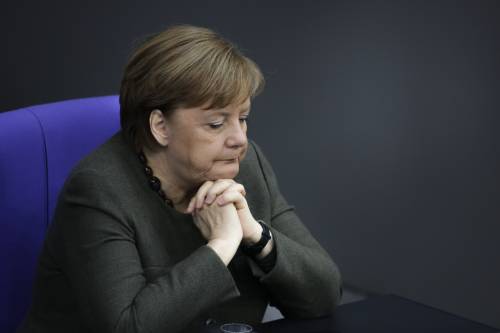 Trincea Europa, Merkel ai tedeschi: "Dipende da noi". Felipe: "Stiamo uniti"