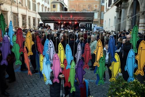 Le sardine esultano per i morti in Lombardia: "Vi meritate tutto questo"
