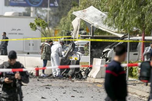 Attentato a Tunisi, due kamikaze in azione vicino l'ambasciata Usa 