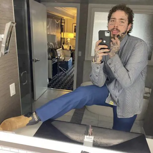 Allarme per Post Malone ma lui risponde dal palco "Sto bene, non uso droga"