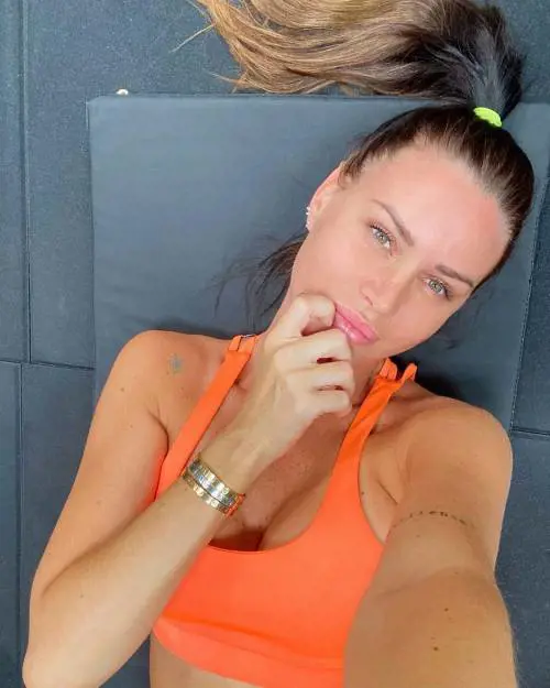 Lady Zarate manda in delirio i suoi follower