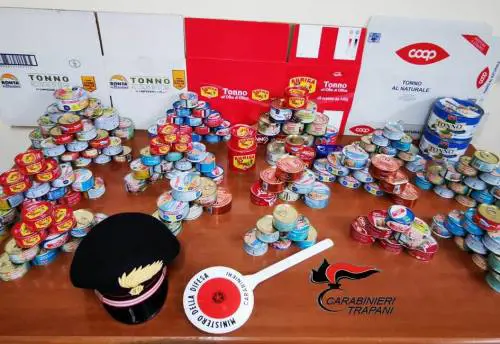 Ladro goloso di tonno: era il vigilante notturno dell'azienda