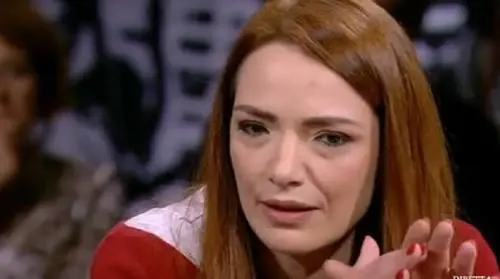 La sardina al Giornale: "Analfabeti". Il commento choc del fan: "Rimpiango le Br"