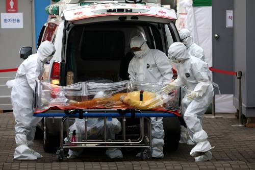 Coronavirus, l'allarme degli epidemiologi:  "Il 60% popolazione rischia"