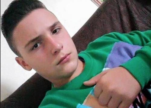 Corteo funebre per il 15enne ucciso dal carabiniere