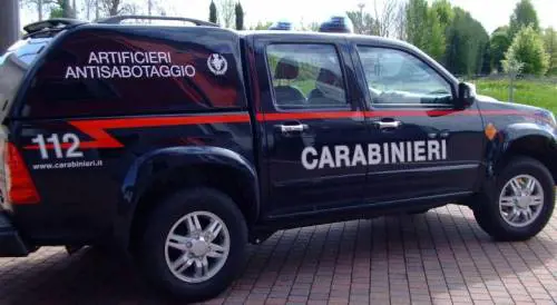 Milano, trovati tre candelotti incendiari in strada. "Uno sarebbe potuto esplodere"