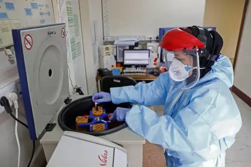 Lo studio: "Sars-CoV-2 è più letale dove l'aria è inquinata"