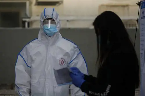 L'incubo che terrorizza Israele: il virus che penetra la Striscia