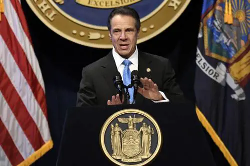 Rischio impeachment per Cuomo. Ora neppure i dem lo difendono
