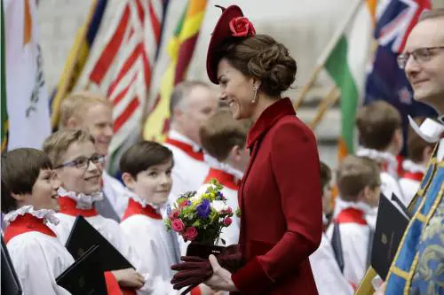 Kate Middleton avvistata al centro commerciale con i figli