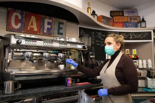 Coronavirus, il rinvio non basta: "Il governo cancelli le tasse"