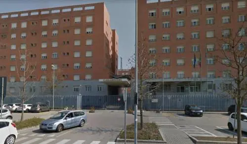 Rissa fra stranieri in strada: intervengono carabinieri, tunisino li aggredisce