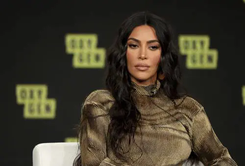 La figlia di Kim Kardashian con tacchi e borsa a 2 anni