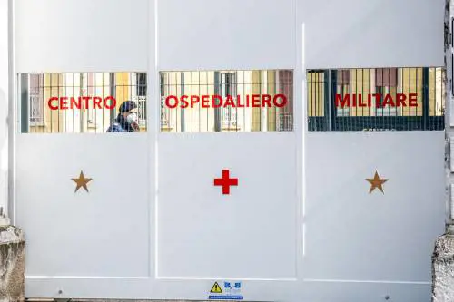 "È come stare in guerra? Se mi ammalo, intubate i più giovani"