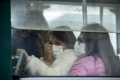 Coronavirus, delegazione cinese a Roma: "Per strada ancora troppe persone"