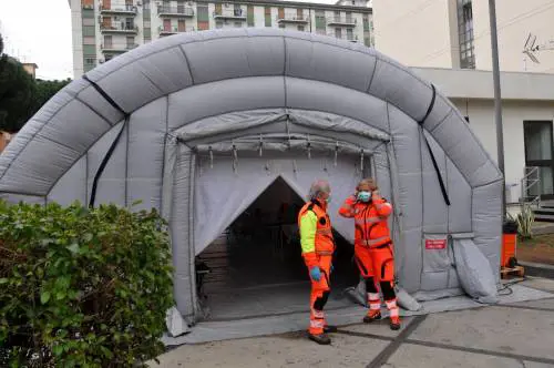 Niente più posti a Bergamo, pazienti positivi trasferiti a Palermo