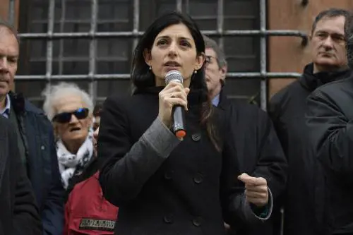 Ora la Raggi chiede aiuto al governo: "Servono 125 milioni"