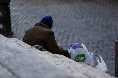 Arriva la cucina mobile: un pasto caldo per i clochard