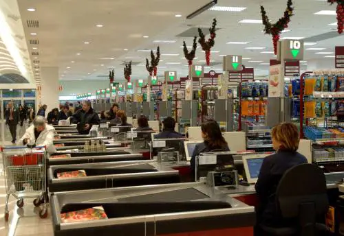 Coronavirus, morta una guardia giurata di un supermercato. Aveva 33 anni