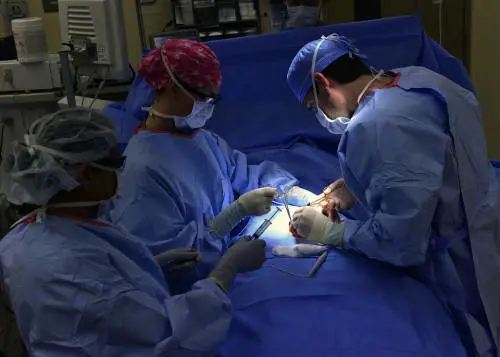 L'ordine chiude ai medici No Vax: "Niente tampone, restino a casa"