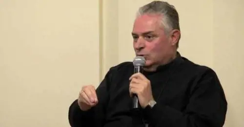 "Rinviamo la Pasqua", ecco la proposta-provocazione di un sacerdote