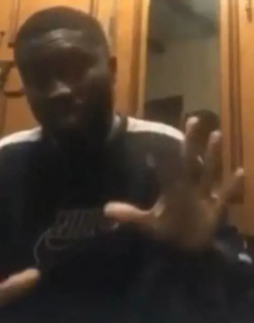 Il filmato choc dello straniero: 'Virus, uccidi Salvini e razzisti'