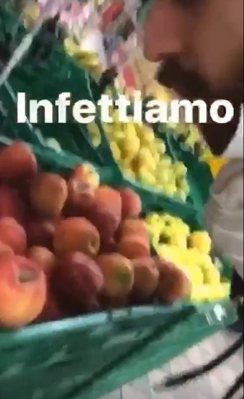 Si sposta la mascherina e sputa sulla frutta in un supermercato: denunciato 25enne di Caserta