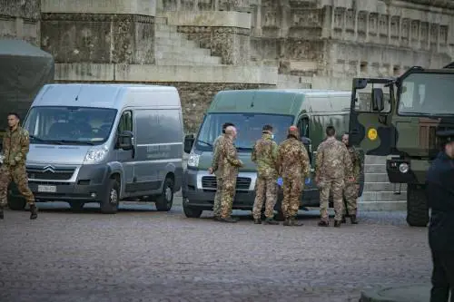 Bergamo, l'esercito porta le bare ai forni crematori di Modena e Bologna