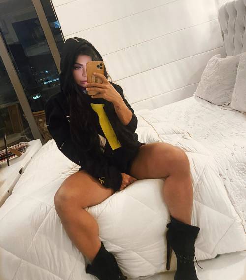 Suzy Cortez esplosiva su Instagram