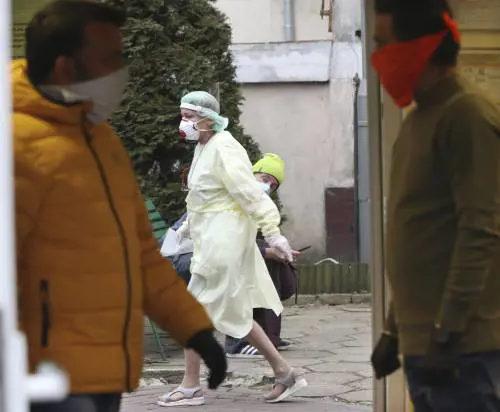 Come funziona il contagio? Così il Coronavirus si può arrestare