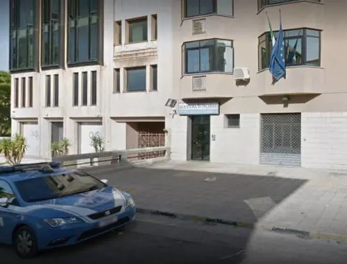Bagheria, tensioni per strada: beccati in giro, attaccano agenti