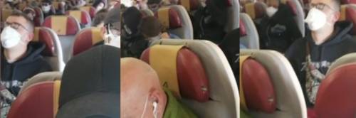 Coronavirus, passeggeri sul volo Madrid-Roma: "Siamo ammassati"